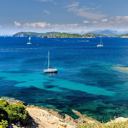 Apartment 2 Personnes Vue Climatise Linge Maison Le Lavandou